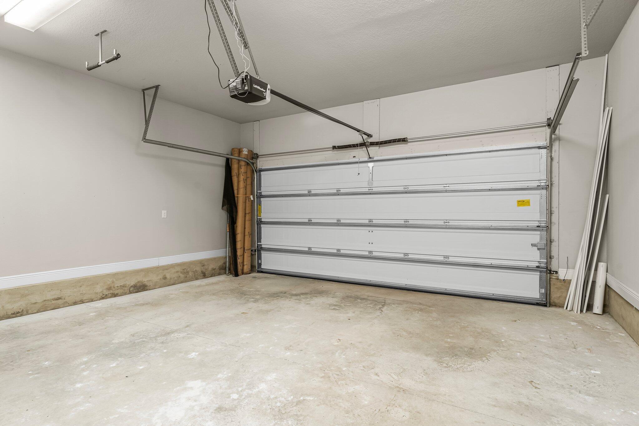 29 Buddy Lane Santa Rosa Beach, FL 32459 - Photo 39 of 47 a view of an empty room