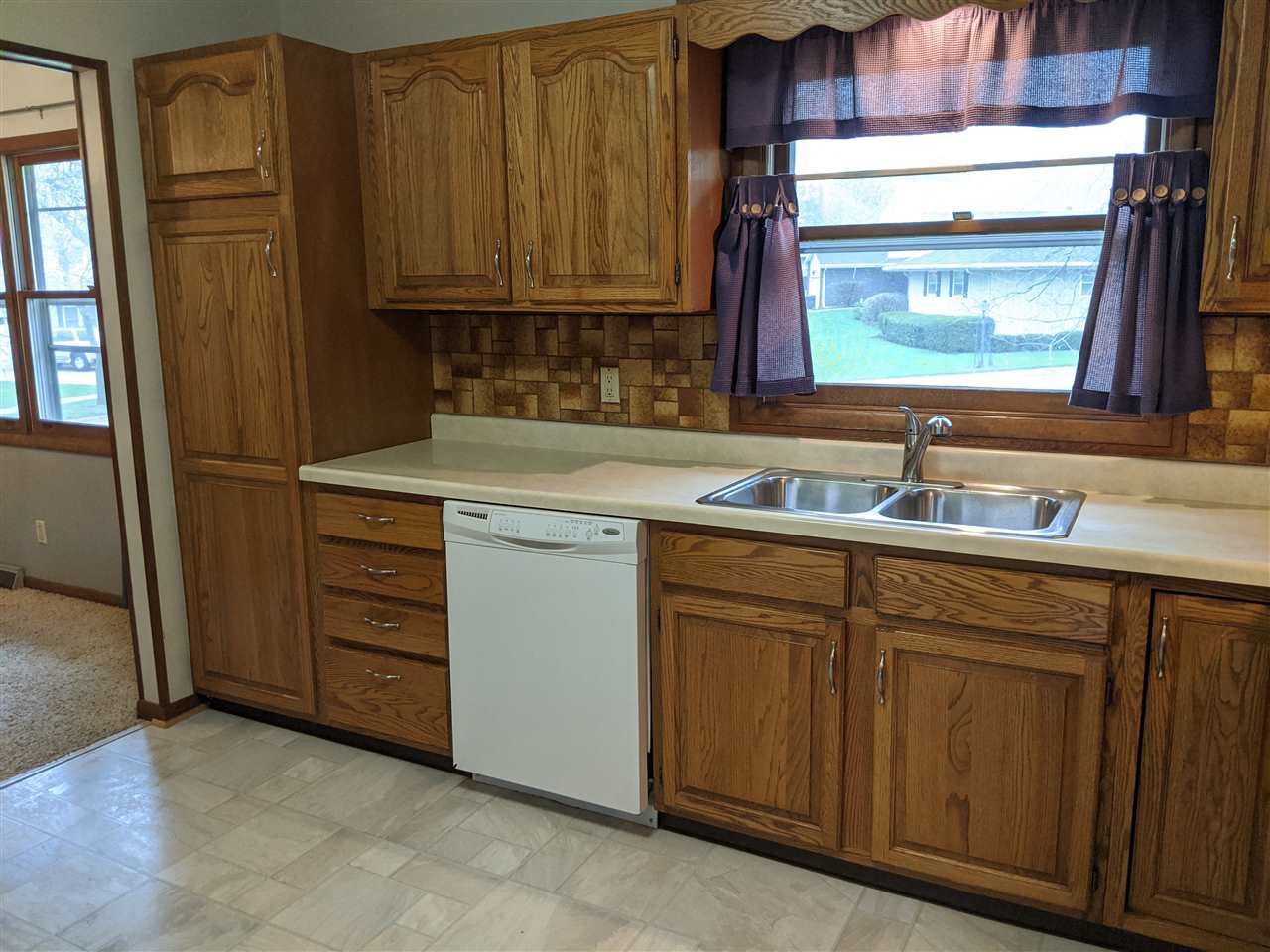 1807 North Ridge Drive Freeport, IL 61032 - Photo 11 of 36 Gallery Image 11