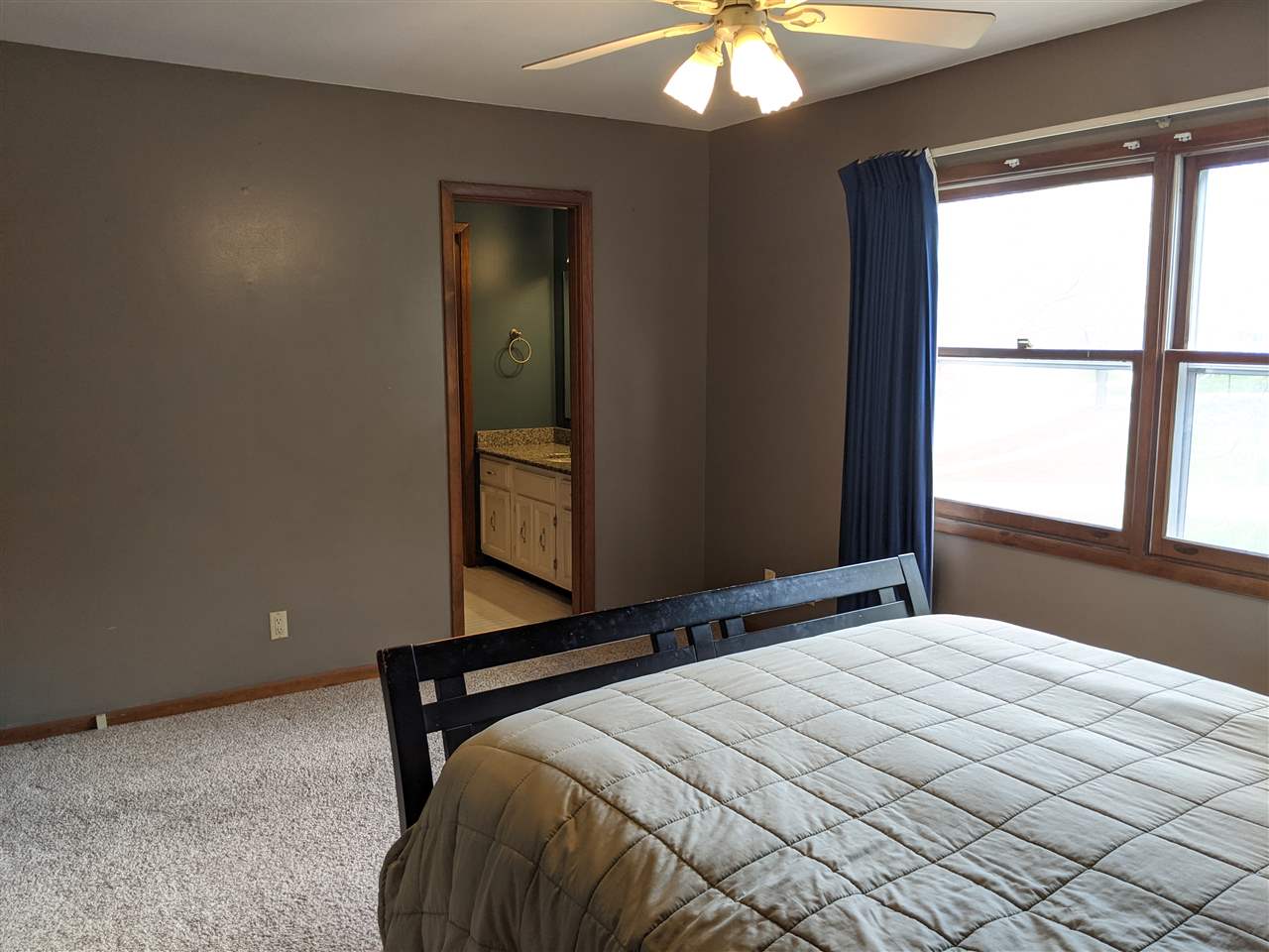 1807 North Ridge Drive Freeport, IL 61032 - Photo 17 of 36 Gallery Image 17