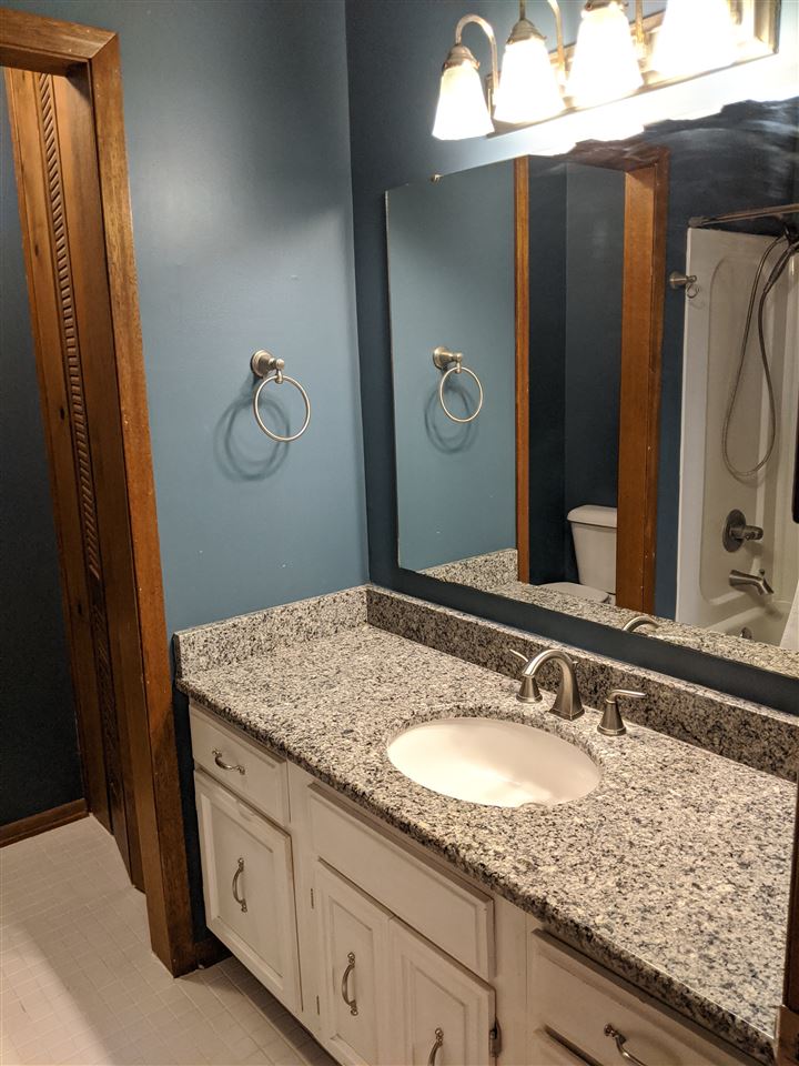 1807 North Ridge Drive Freeport, IL 61032 - Photo 18 of 36 Gallery Image 18