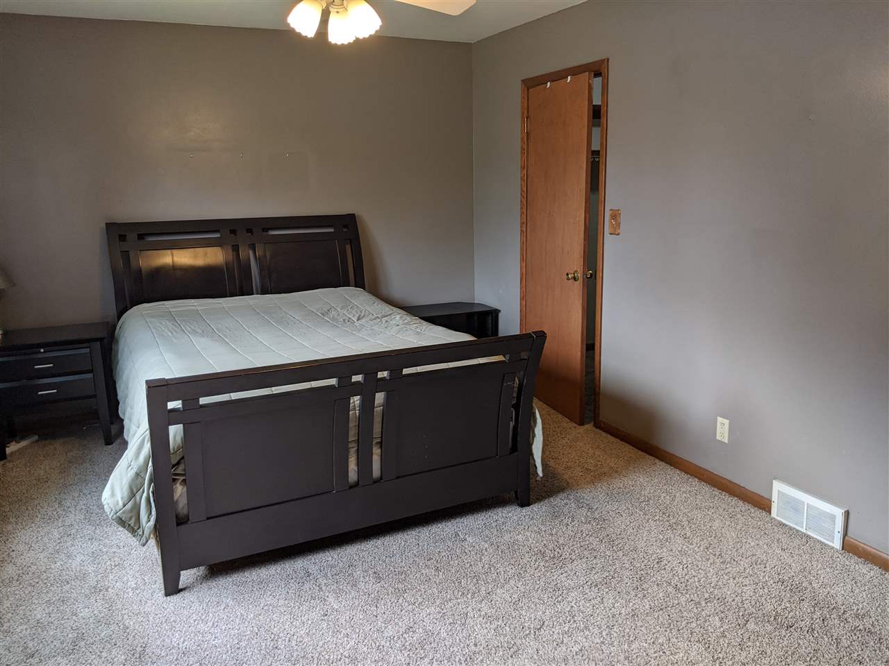 1807 North Ridge Drive Freeport, IL 61032 - Photo 19 of 36 Gallery Image 19