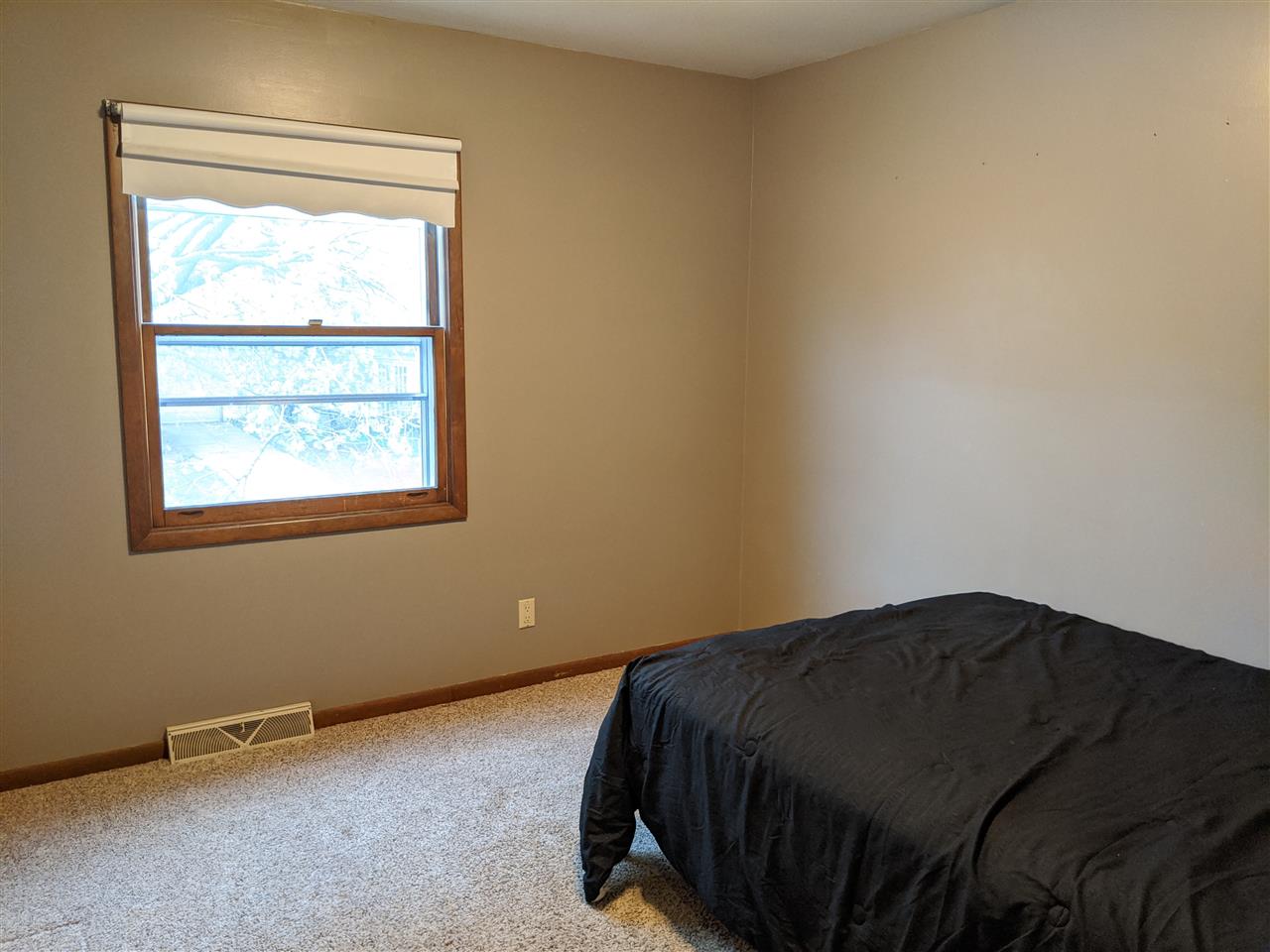 1807 North Ridge Drive Freeport, IL 61032 - Photo 21 of 36 Gallery Image 21