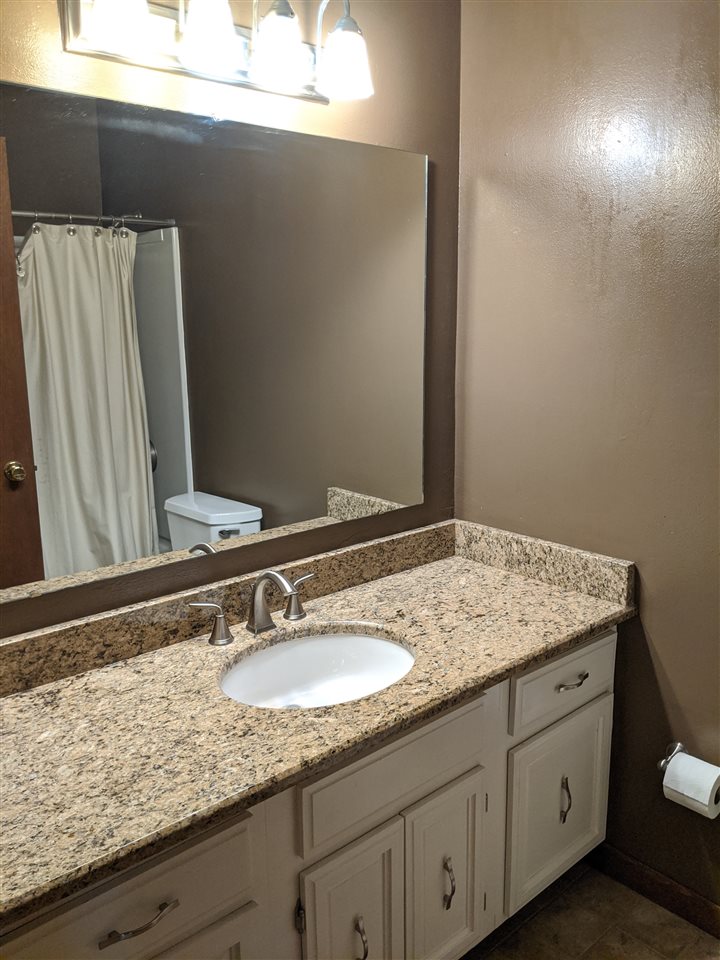 1807 North Ridge Drive Freeport, IL 61032 - Photo 23 of 36 Gallery Image 23