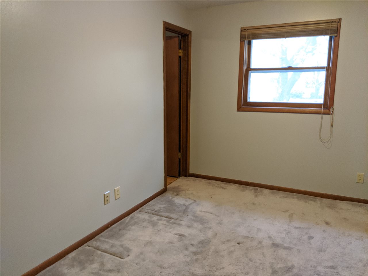 1807 North Ridge Drive Freeport, IL 61032 - Photo 27 of 36 Gallery Image 27