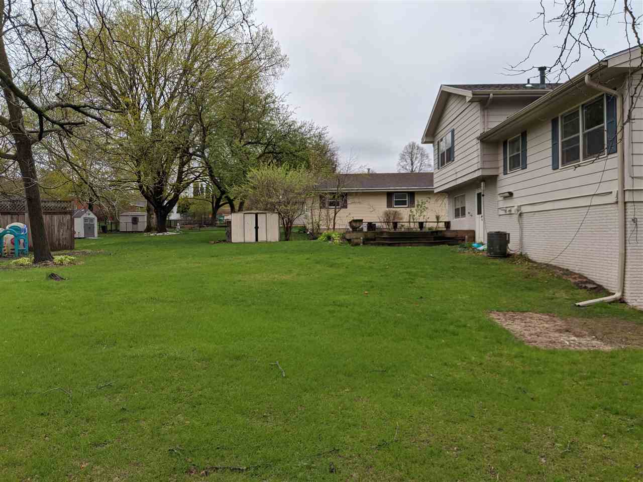 1807 North Ridge Drive Freeport, IL 61032 - Photo 33 of 36 Gallery Image 33