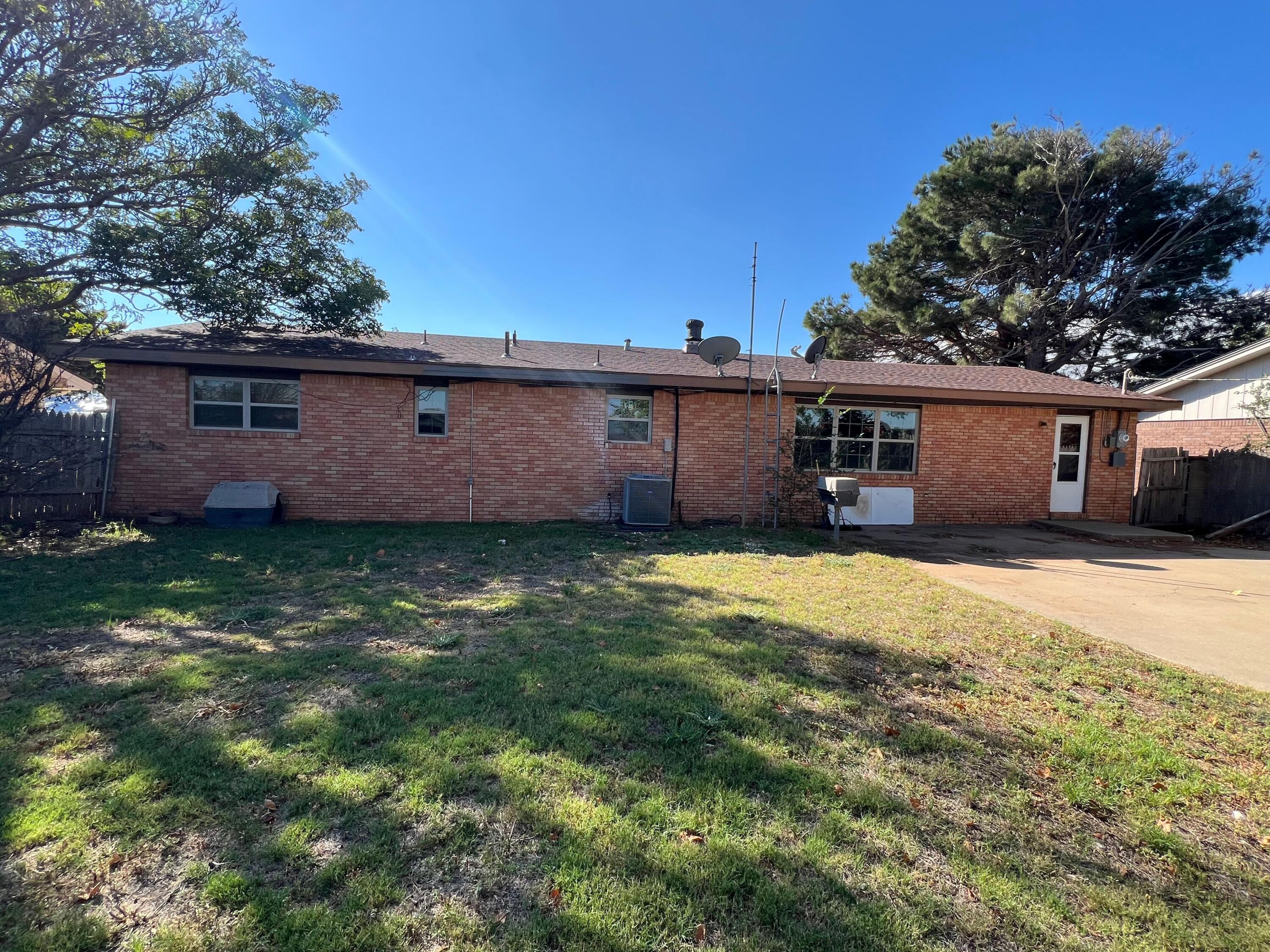 1005 Northeast 1st Street Earth, TX 79031 - Photo 18 of 18 agTHl94I