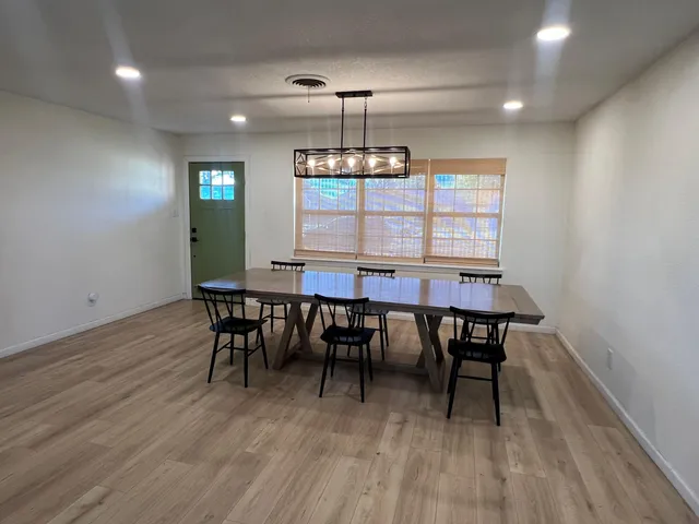 $165,000 | 1005 Northeast 1st Street, Earth, TX 79031