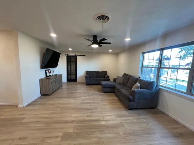 $165,000 | 1005 Northeast 1st Street, Earth, TX 79031