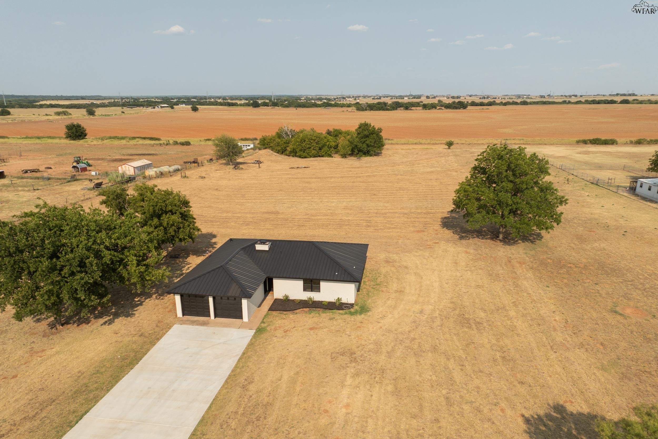 9186 Sandy Road Wichita Falls, TX 76305 - Photo 1 of 40 Gallery Image 1