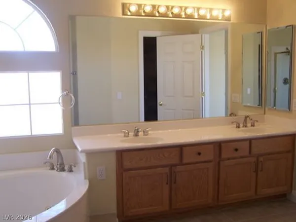 $2,595 | 10866 Dornoch Castle Street, Las Vegas, NV 89141