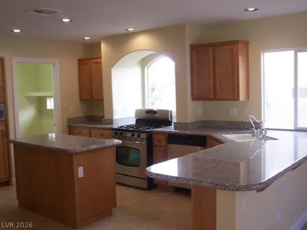 $2,595 | 10866 Dornoch Castle Street, Las Vegas, NV 89141