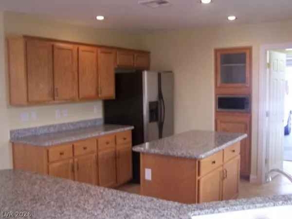 $2,595 | 10866 Dornoch Castle Street, Las Vegas, NV 89141