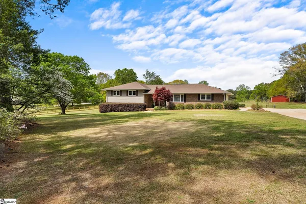 $550,000 | 124 Center Pointe Road, Belton, SC 29627