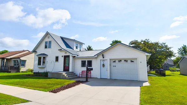 $264,900 | 516 St Paul Avenue South, Thief River Falls, MN 56701