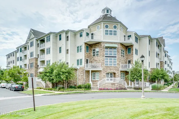 $4,000 | 33 Cooper Avenue, Unit 210, Long Branch, NJ 07740
