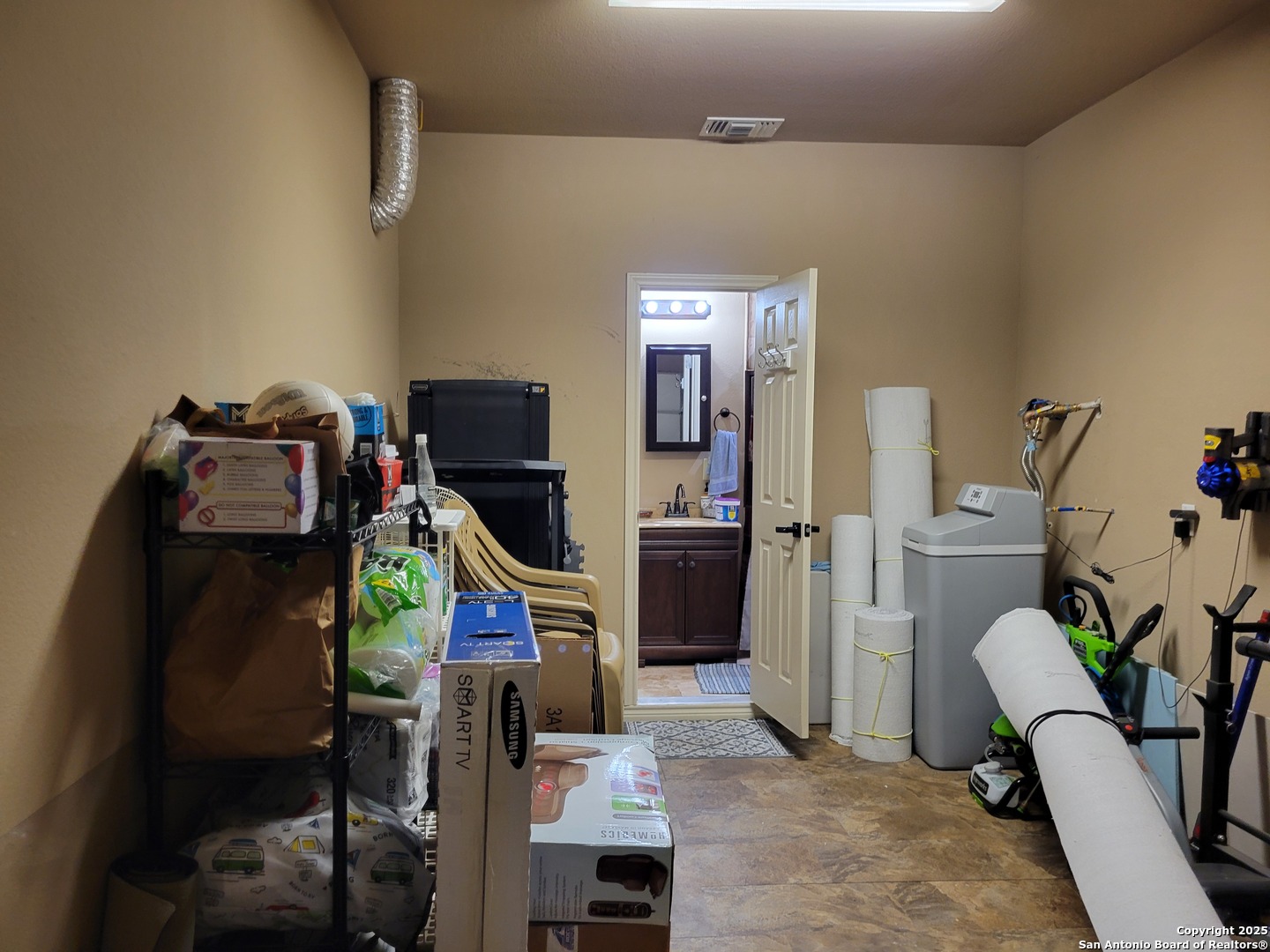 1722 Palmer San Antonio, TX 78260 - Photo 17 of 35 a room with furniture and gym equipment