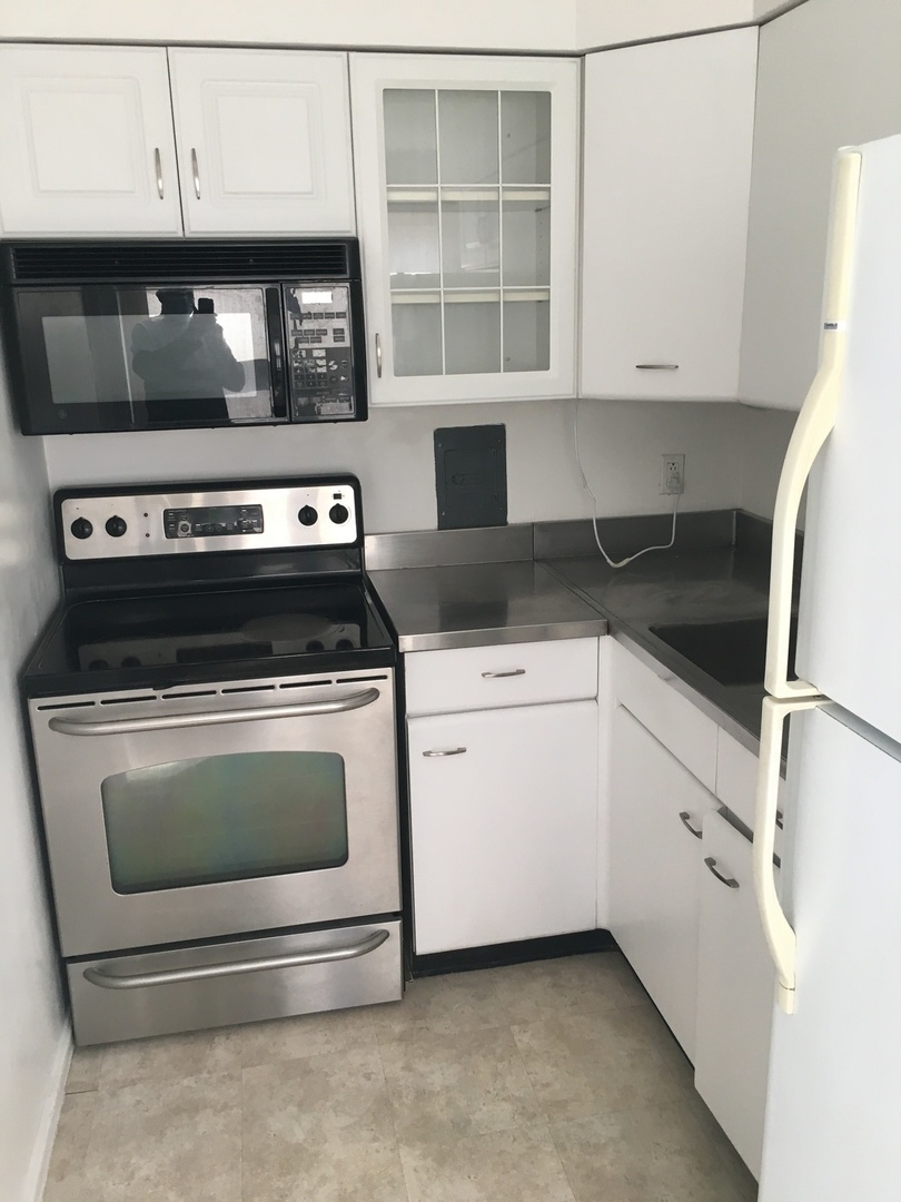 6118 North Sheridan Road, Unit 210 Chicago, IL 60660 - Photo 4 of 10