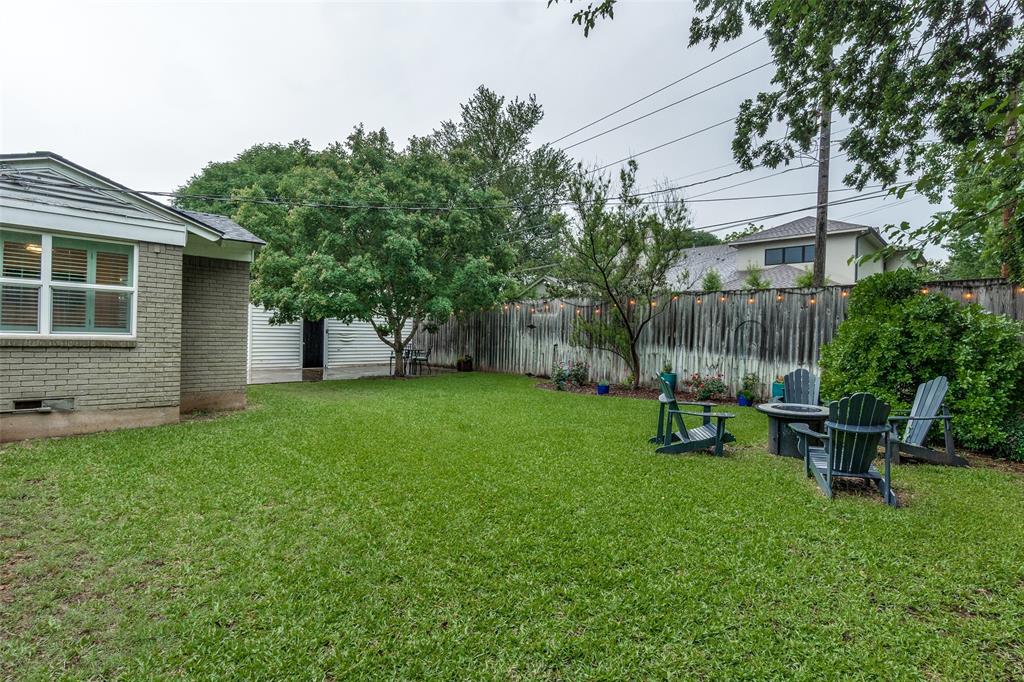 4159 Clover Lane Dallas, TX 75220 - Photo 22 of 25 View of yard
