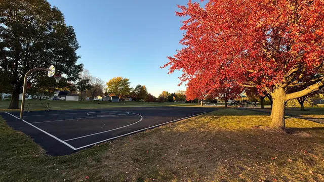 a view of a tennis court