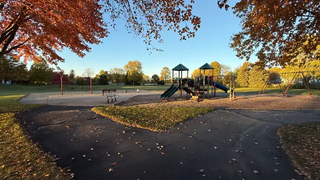 $2,000 | 785 Clearwood Court, Aurora, IL 60504