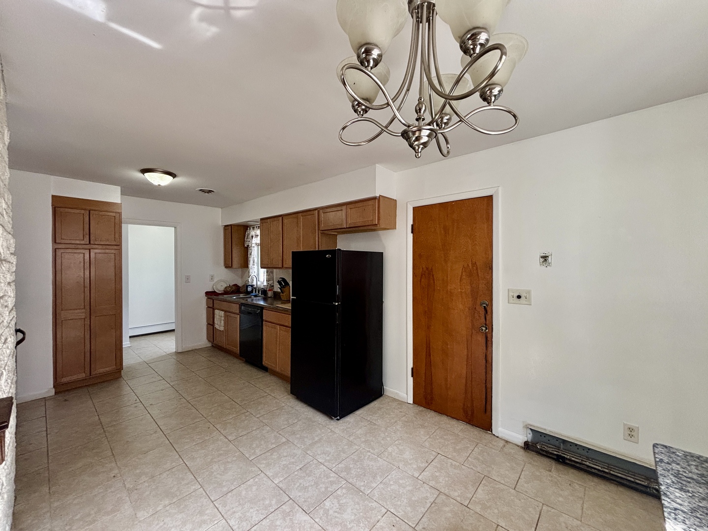 911 Kenmore Road Rockford, IL 61108 - Photo 8 of 29 Gallery Image 8