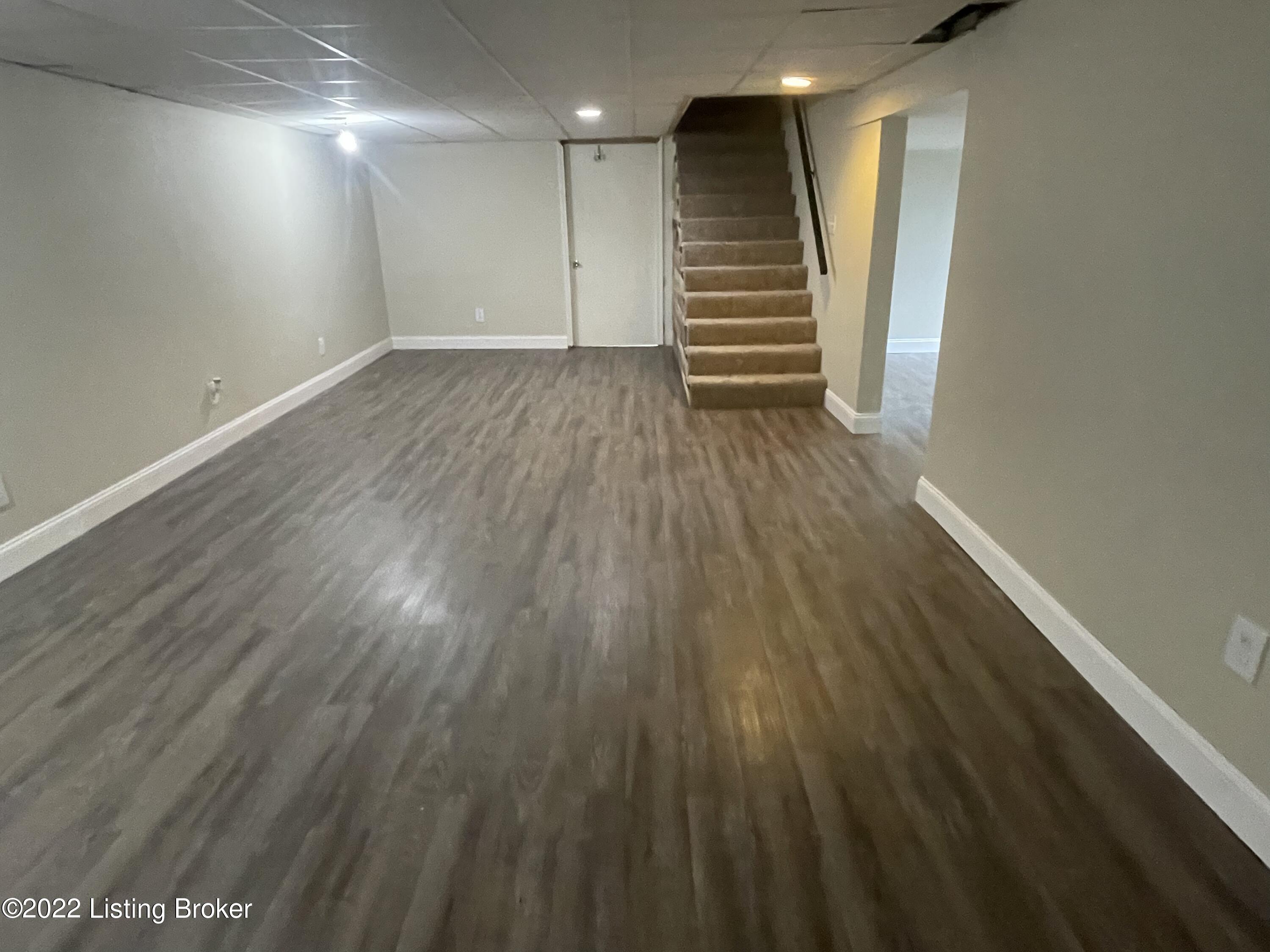 2856 Sheldon Road Louisville, KY 40218 - Photo 23 of 27 i