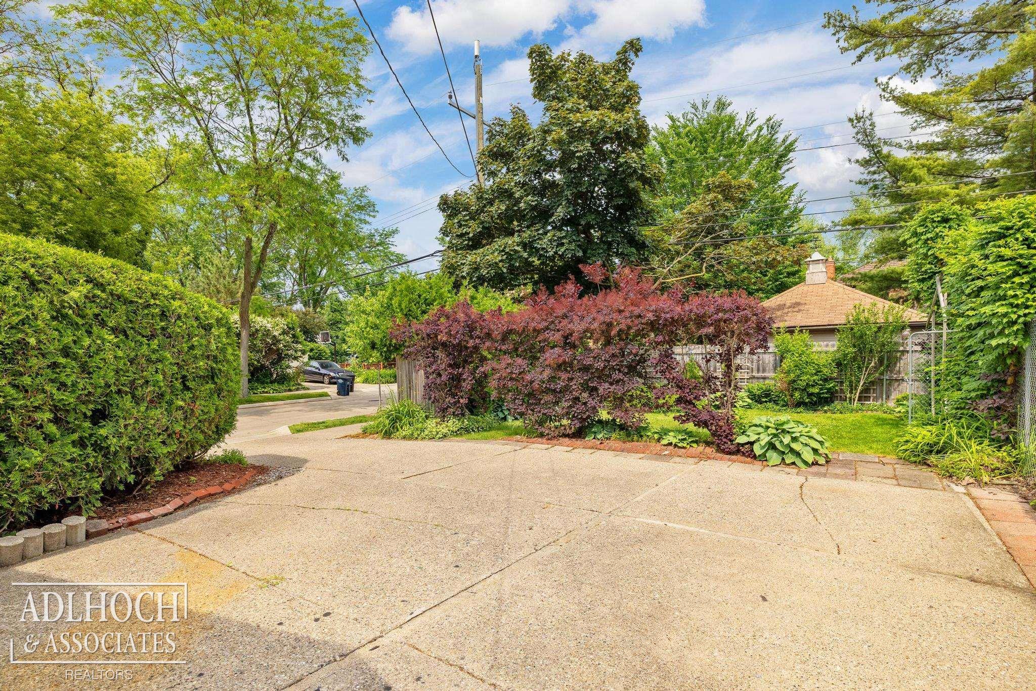 770 Lincoln Road Grosse Pointe, MI 48230 - Photo 52 of 56 50178569-c06f35b4-8134-4697-92df-012e5f2ecec6.JPG
