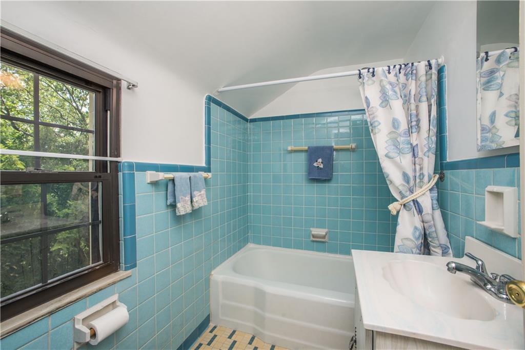 913 Rolling Rock Road Pittsburgh, PA 15234 - Photo 19 of 24 Gallery Image 19