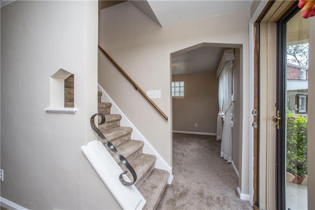 913 Rolling Rock Road Pittsburgh, PA 15234 - Photo 4 of 24 Gallery Image 4
