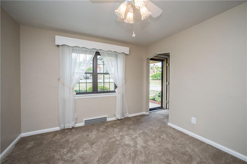 913 Rolling Rock Road Pittsburgh, PA 15234 - Photo 8 of 24 Gallery Image 8