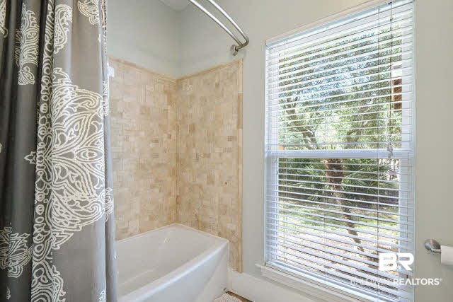 1409 Yupon Drive Gulf Shores, AL 36542 - Photo 12 of 23 Master Bath