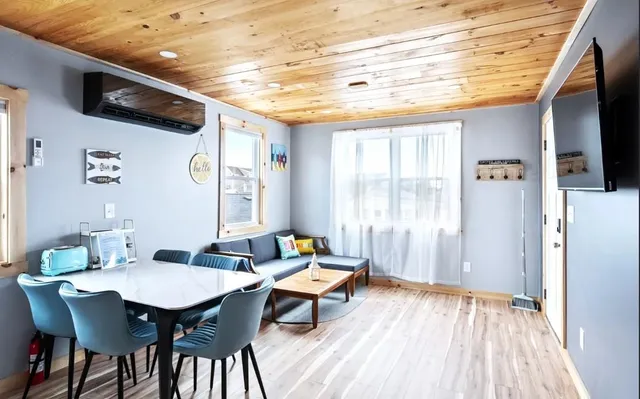 $2,200 | 16 Riverview Terrace, Unit 2, Hampton, NH 03842