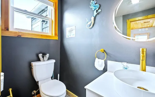 $2,200 | 16 Riverview Terrace, Unit 2, Hampton, NH 03842