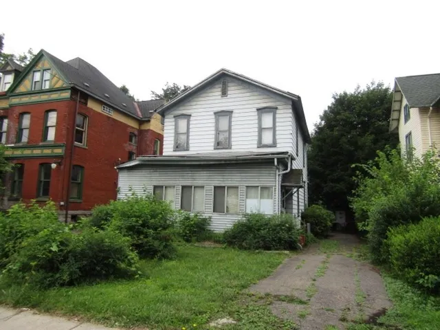 $94,900 | 1470 3rd Avenue, New Brighton, PA 15066