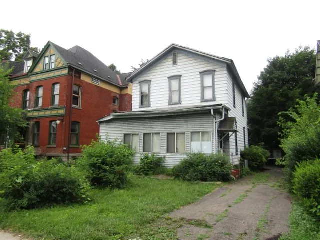 $94,900 | 1470 3rd Avenue, New Brighton, PA 15066