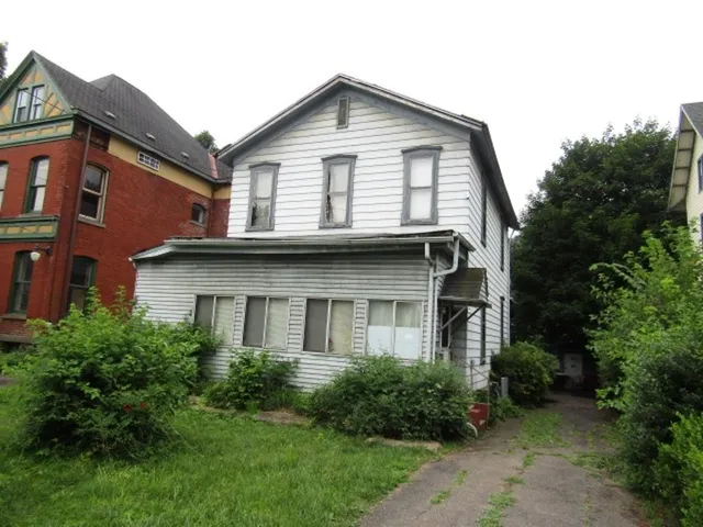 $94,900 | 1470 3rd Avenue, New Brighton, PA 15066