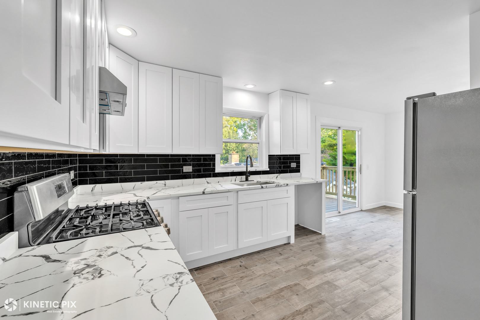 18888 Oak Avenue, Unit B Mundelein, IL 60060 - Photo 9 of 19