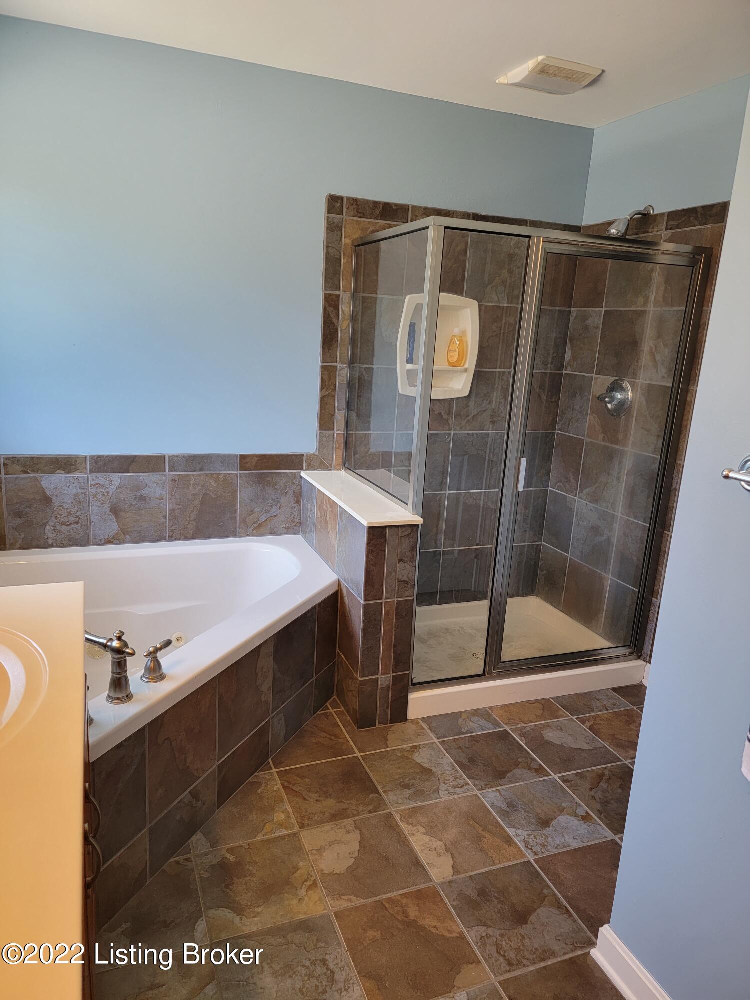 2708 Razor View Court Louisville, KY 40299 - Photo 36 of 76 20220609_141131