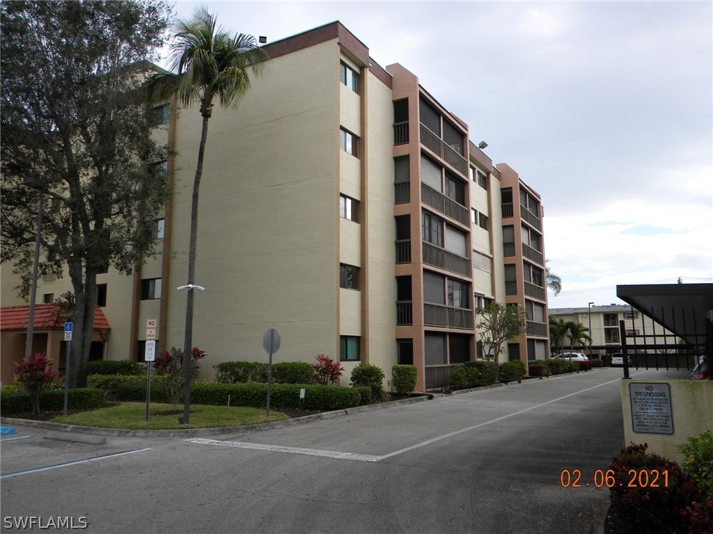 2121 Collier Avenue, Unit 102 Fort Myers, FL 33901 - Photo 14 of 28 a front view of a building
