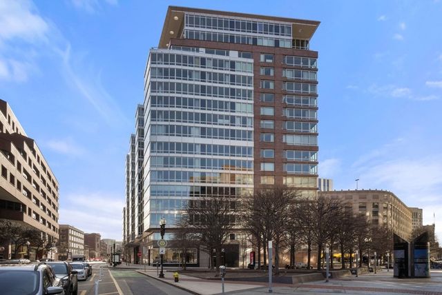 $2,040,000 | 1 Charles Street South, Unit 8B, Boston, MA 02116
