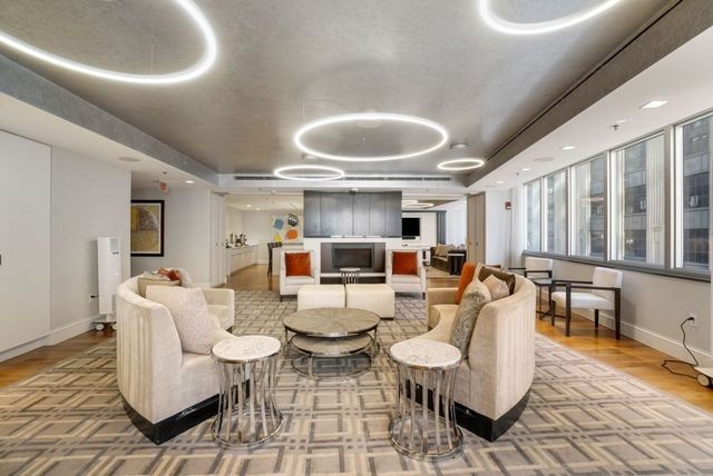 $2,040,000 | 1 Charles Street South, Unit 8B, Boston, MA 02116