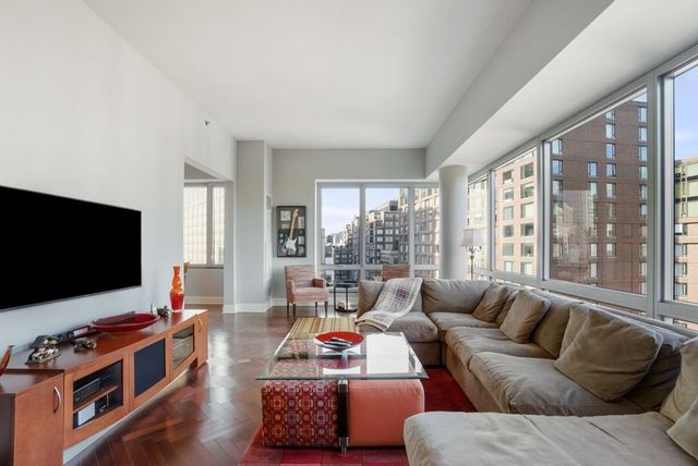$2,040,000 | 1 Charles Street South, Unit 8B, Boston, MA 02116