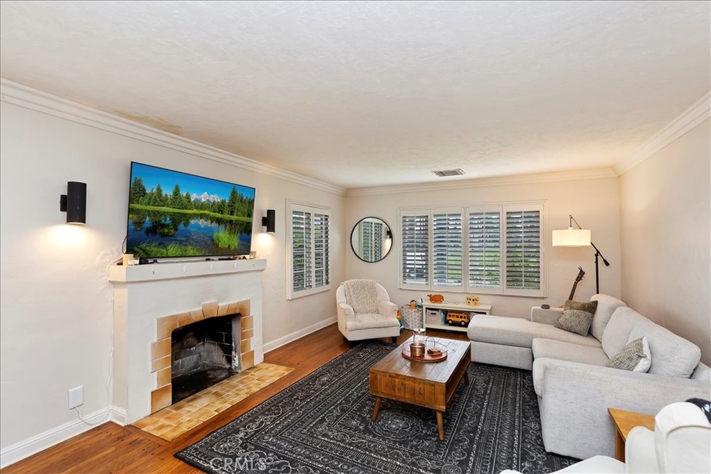 4910 Brockton Avenue Riverside, CA 92506 - Photo 10 of 35 Living Room