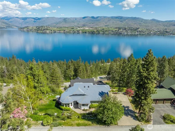$950,000 | 7420 Navarre Drive, Chelan, WA 98816
