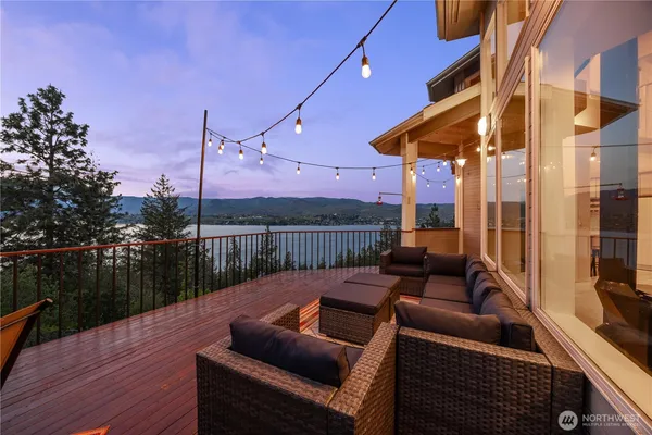 $950,000 | 7420 Navarre Drive, Chelan, WA 98816