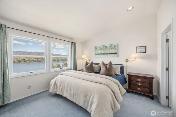 $950,000 | 7420 Navarre Drive, Chelan, WA 98816