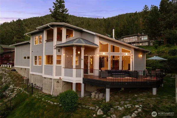 $950,000 | 7420 Navarre Drive, Chelan, WA 98816