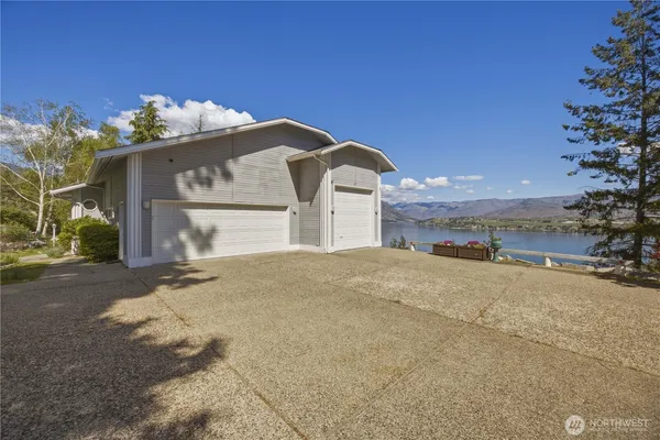 $950,000 | 7420 Navarre Drive, Chelan, WA 98816