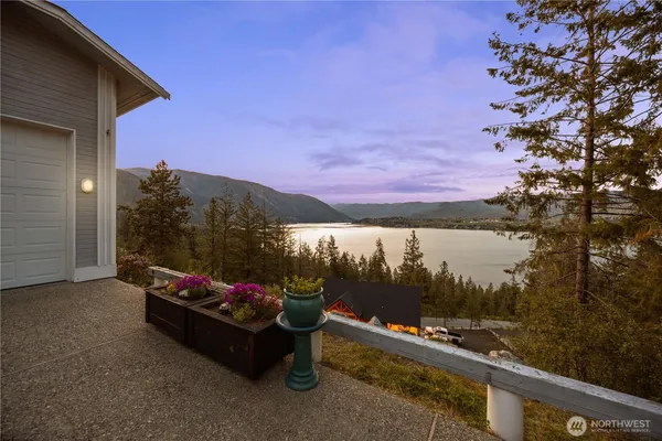 $950,000 | 7420 Navarre Drive, Chelan, WA 98816