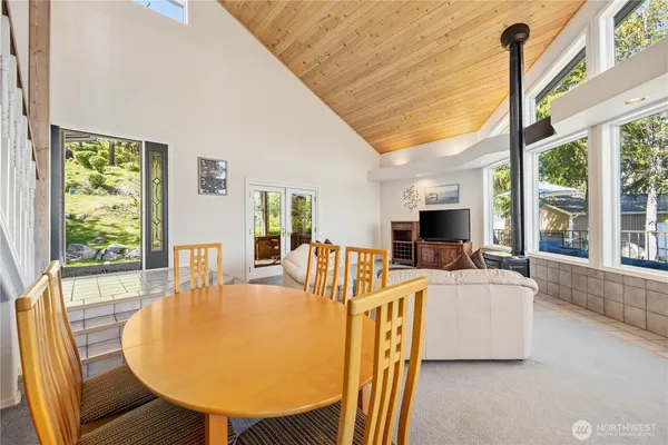 $950,000 | 7420 Navarre Drive, Chelan, WA 98816